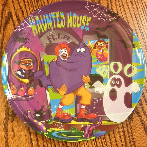 3 McDonald’s Melamine Colectors Plates - School time, Haunted House & Christmas - Picture 5 of 11